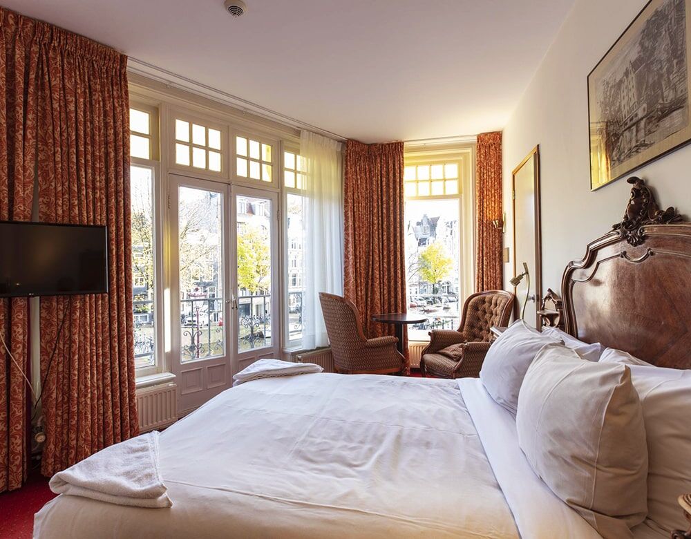 Double room with a canal view