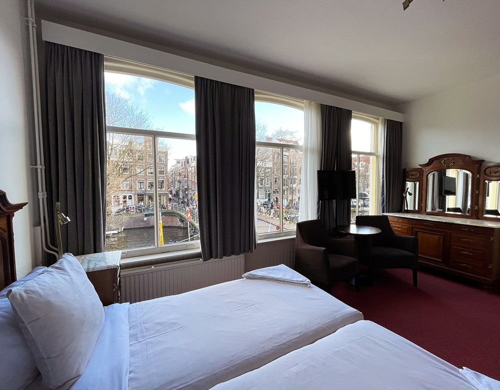 Twin room with a view over the Prinsengracht canal