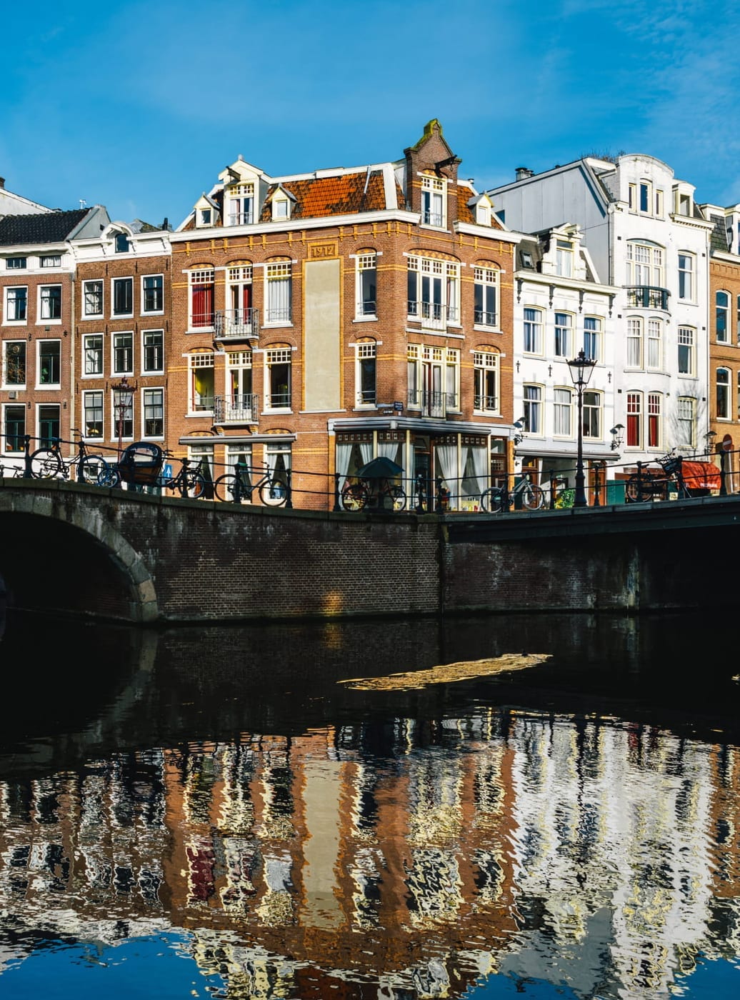 A Prinsengracht canal house frontage